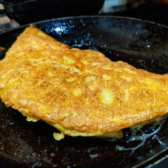 A picture of Fluffy egg omelette.