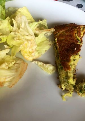 Une photo de Quiche sans pâte pesto courgettes parmesan