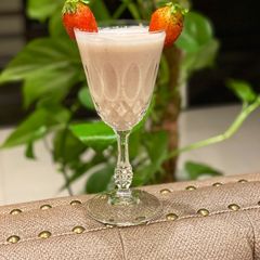 A picture of Strawberry n banana shake🍓❤️.