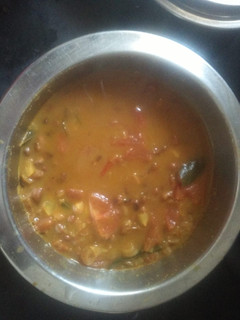 தட்டப்பயறு புளிக்குழம்பு (Thattapayaru pulikulambu recipe in tamil) செய்முறை முக்கிய புகைப்படம்