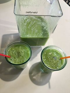 Una foto de Batido verde refrescante (Smoothie)