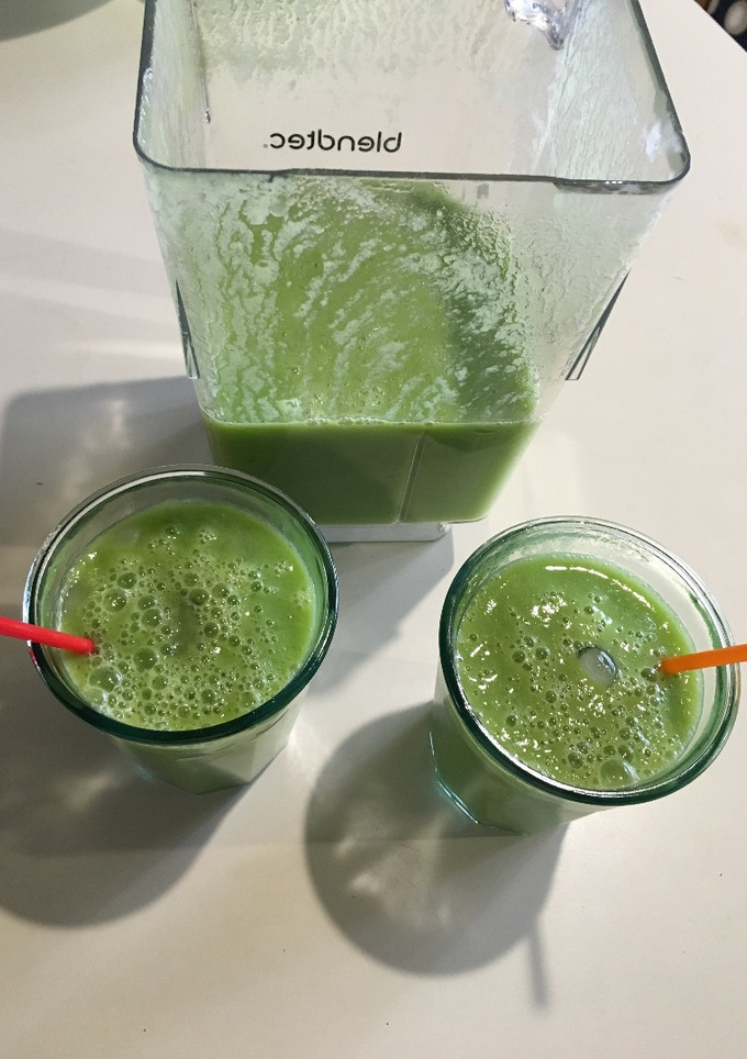 Una foto de Batido verde refrescante (Smoothie)