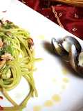 Spaghetti alle vongole veraci in clorofilla di prezzemolo
