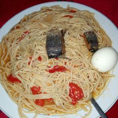 A picture of Jellof spaghetti.