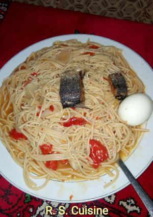 A picture of Jellof spaghetti.