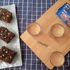 A picture of Chocolate Brownies with Tea.