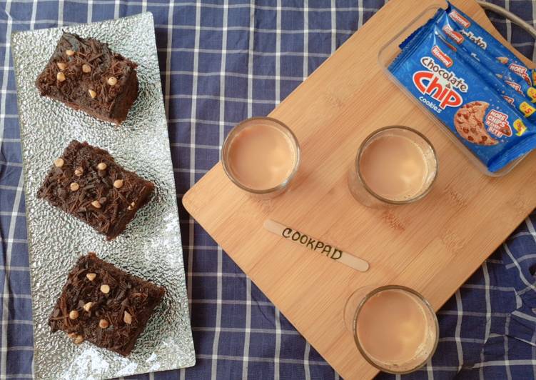 How to Make Perfect Chocolate Brownies with Tea