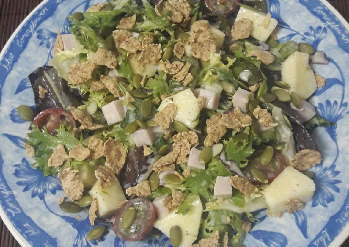 Ensalada crujiente de pavo y manzana