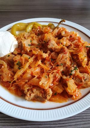 O poză a rețetei Varză acră călită cu carne de porc. (Pomana porcului 😉).