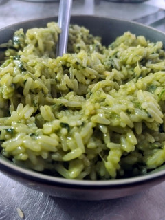 Una foto de 01/08 📅Arroz Verde Cremoso 🍚🍽️ by: Xime Torres👩🏻🍳