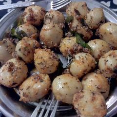A picture of Suji Balls.