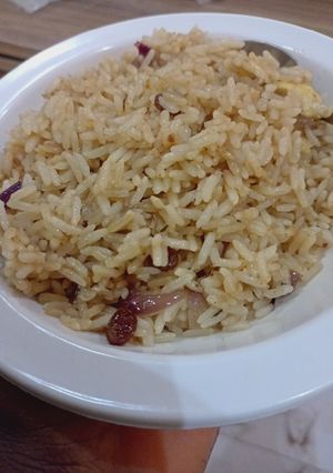 A picture of Chinese fried rice.