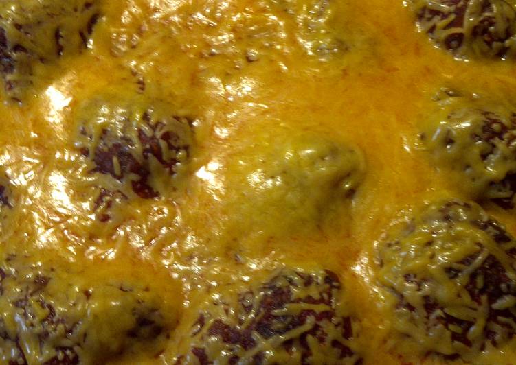 Steps to Make Award-winning Meatballs in marinara sauce