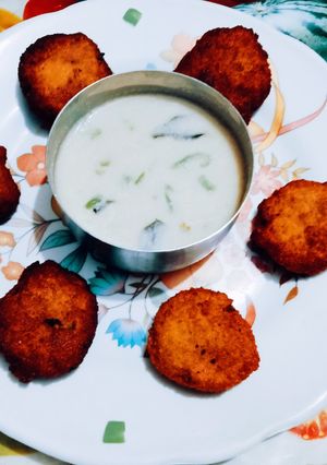 A picture of Super healthy peanut curry with farali cutlet.