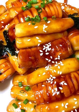 รูปของ SO TTEOK KKOCHI｜โซต๊อก (ไส้กรอกต๊อกบกกี) 🇰🇷