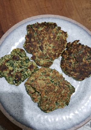 Una foto de Buñuelos de acelga, queso y verdeo