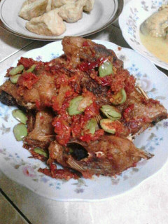 Foto resep Ikan mas goreng garing sambal pete