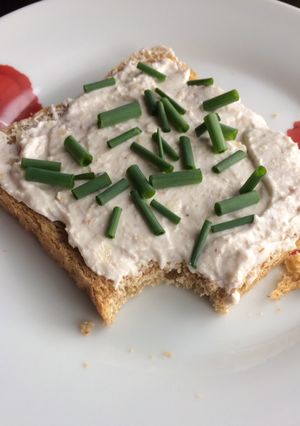 A picture of Cottage cheese spread.