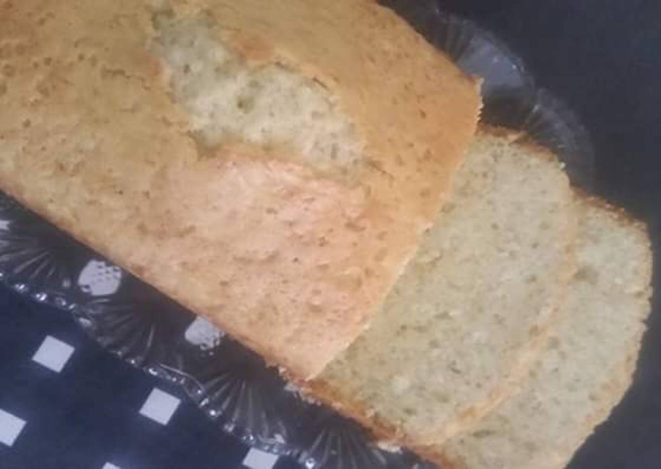 Coconut and raisins cake