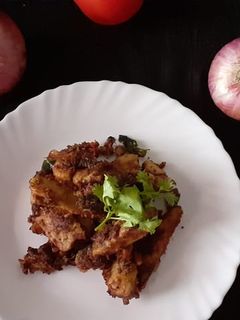 சேப்பக்கிழங்கு மிளகு வறுவல் (Seppankilanku milagu varuval recipe in tamil) செய்முறை முக்கிய புகைப்படம்