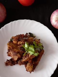 சேப்பக்கிழங்கு மிளகு வறுவல் (Seppankilanku milagu varuval recipe in tamil) செய்முறை முக்கிய புகைப்படம்