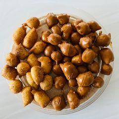 A picture of Doughnut balls.