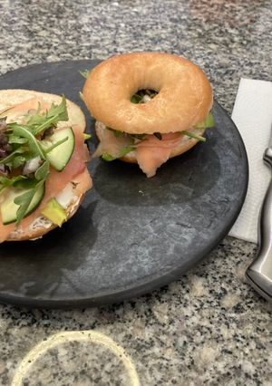 Una foto de Bagel de salmón ahumado