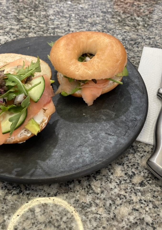 Una foto de Bagel de salmón ahumado