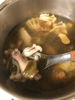 剝皮辣椒雞湯 的食譜成品照片