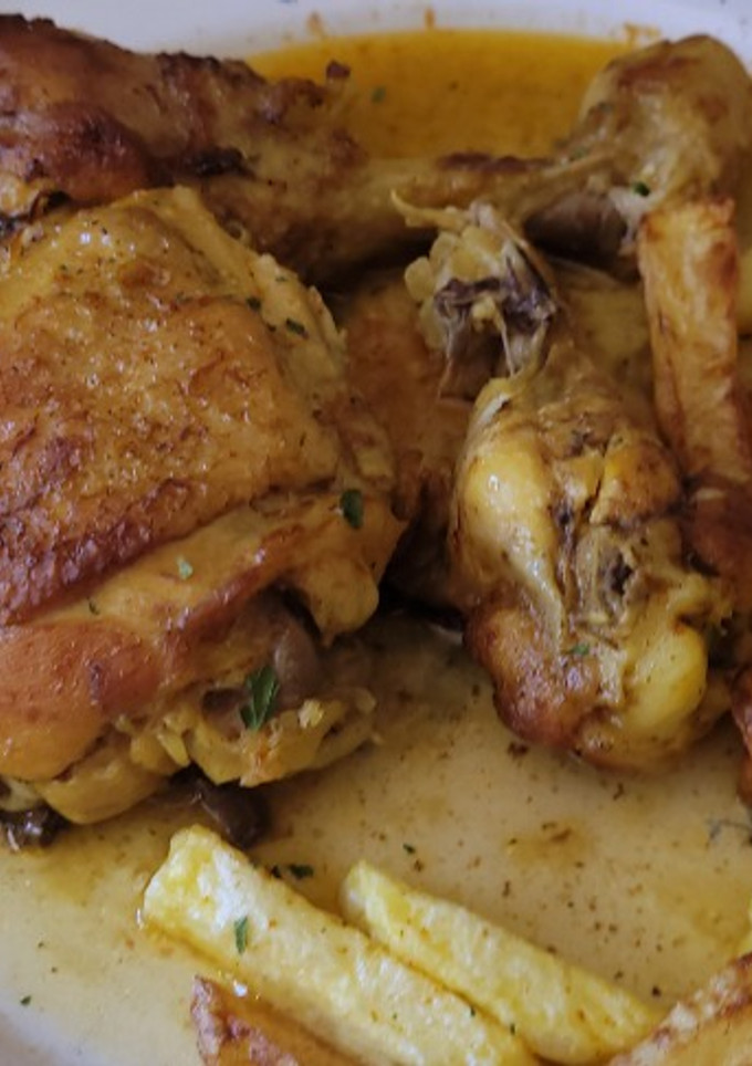 Una foto de Pollo al Azafrán