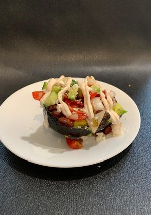 આવોકાડો સલાડ (Avocado Salad Recipe In Gujarati) રેસીપી મુખ્ય ફોટો