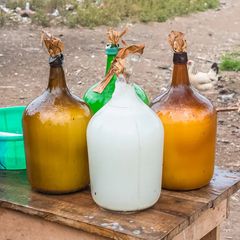 A picture of Urwagwa (banana beer)(Burundi).