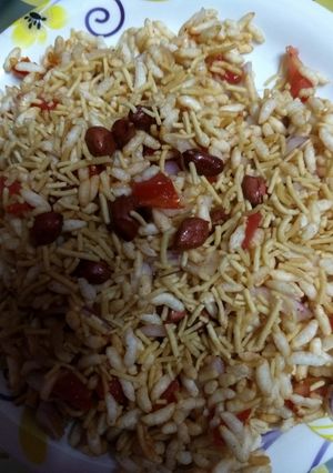 A picture of Jhal muri.