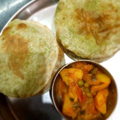 Matar kachori A picture of Matar kachori.