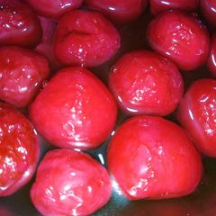 A picture of Decor cherries.