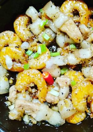 Hình của món Thịt ba chỉ kho tôm.