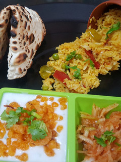 તવા પુલાવ (Tawa pulav recipe in gujarati) રેસીપી મુખ્ય ફોટો