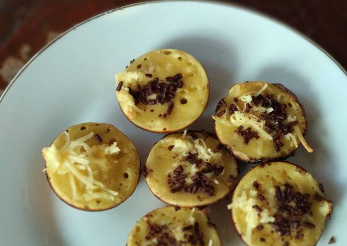 Langkah Mudah untuk Membuat Kue cubit pisang coklat keju camilan MPASI simple Anti Gagal