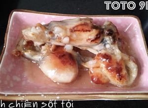 Hình của món Ếch chiên sốt tỏi cho bé.