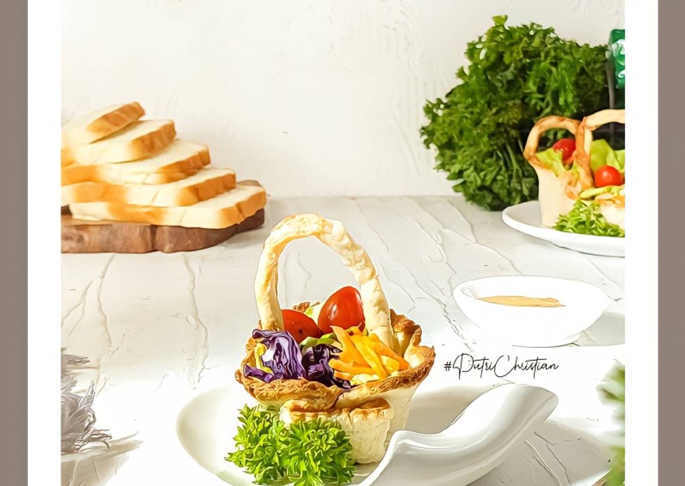 White Bread Basket Salad dressing Pampis Tuna Smoked