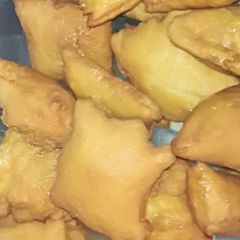 A picture of Mandazi.