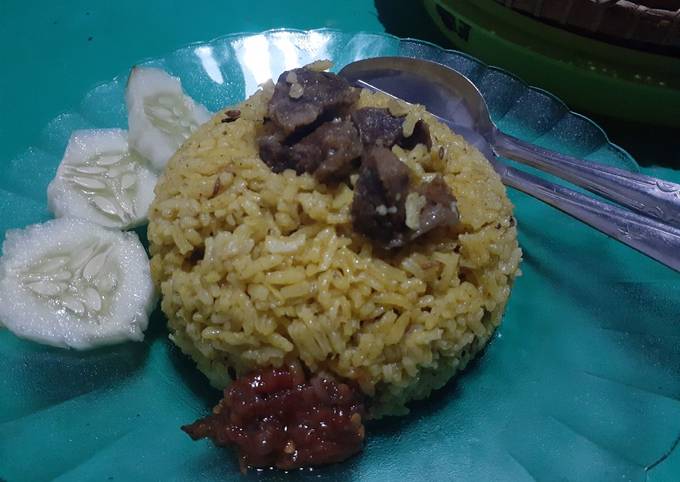 Yuk intip, Resep bikin Nasi kebuli Daging Sapi  spesial