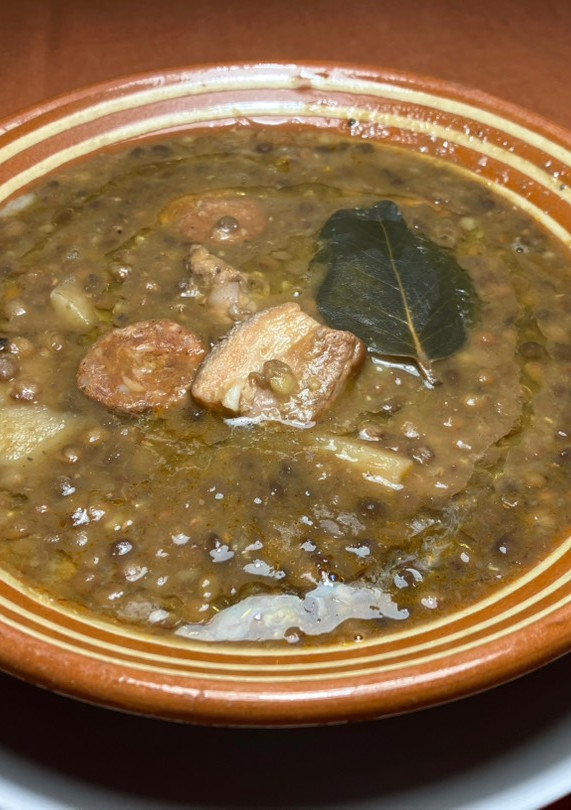 Una foto de Lentejas Sabor Cookpad, con chorizo y costillas, en olla a presión