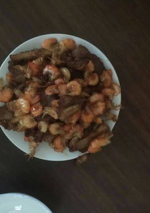 Hình của món Tôm đồng rang thịt.