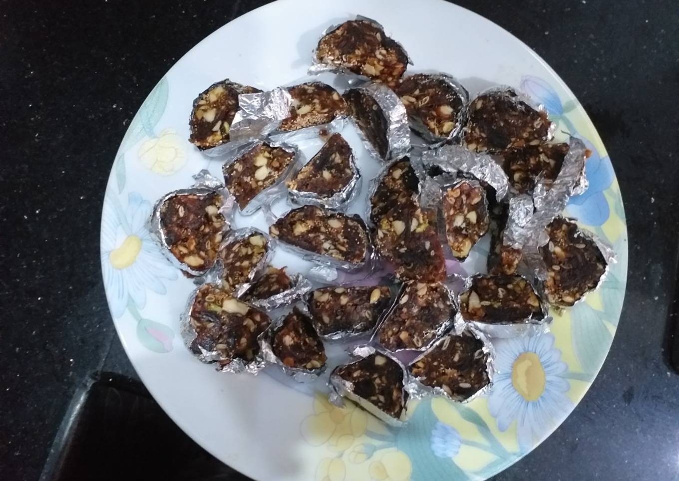 (Khajoor ki mithai) Dates candies #EidKePakwaan