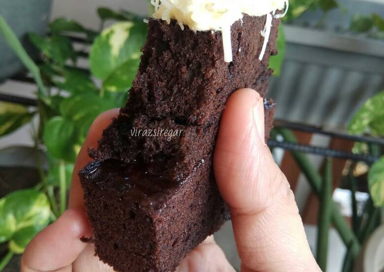 Resep Brownies Kukus Putih Telur, Bisa Manjain Lidah