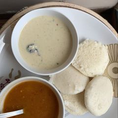 A picture of Idli sambar.