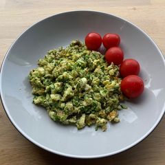 A picture of 10 min zucchini scramble.