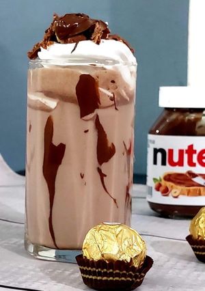 A picture of Nutella milk shake.