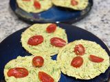 Tostada de aguacate con pollo